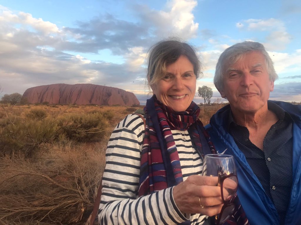 davidgawne1's tweet photo. Ayers Rock evening drinks! https://t.co/YYKhBeOtZF