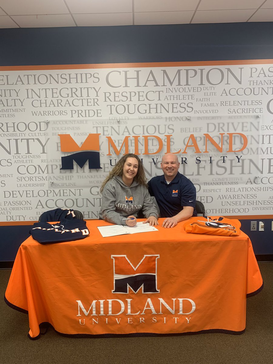Midland_WHKY's tweet photo. 🚨 COMMITMENT ALERT 🚨
We are super pumped to have Jadine Hallowell from Omaha, Nebraska joining our team next season!! She will be a great addition to our goaltending! Welcome Jadine! #Committed #GoWarriors https://t.co/2mQbSqSQQ0