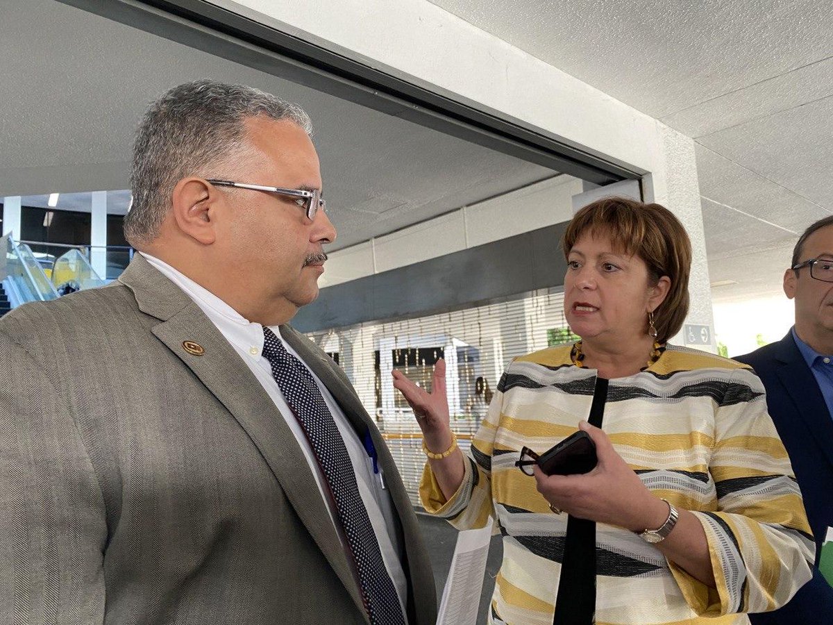 cbenespanol's tweet photo. #JuntaFiscalPR @FOMBPR autoriza fondos de #emergencia por #COVID19: https://t.co/pcusE7e5Vs https://t.co/vwcRBz4hu2