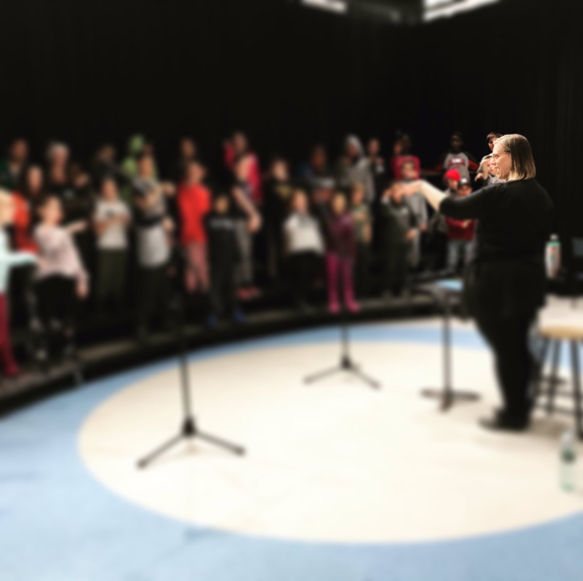ArenAmorris's tweet photo. Another member of this amazing 1 week mini-#musical team @DartmouthSouth is #choir director @arumai Christina is making magic 🎉with our singing storytellers #artistscollaborating #wemovewedancewespeak #wesing #thankstoyouhalifax @XaraChoralThtr @HRCEFineArts @HRCE_NS https://t.co/J0tw3kjM0h