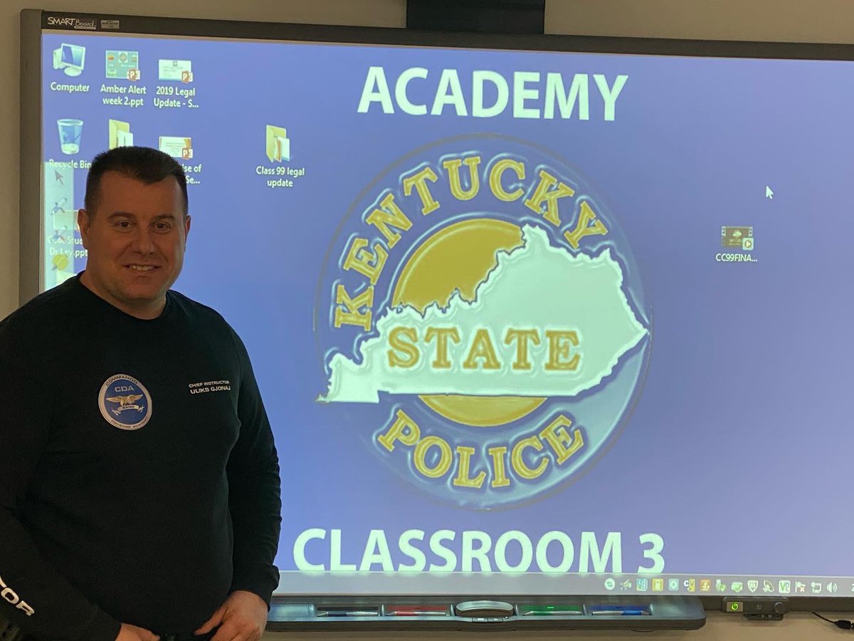 CommandoDefense's tweet image. COMMANDO DEFENSE ACADEMY SWISS
Swat / Police Instructor Uliks Gjonaj is now in Police Academy in Kentucky- USA 🇺🇸. 
Strategie 
Tactics 
Of
Patrol
Stops.