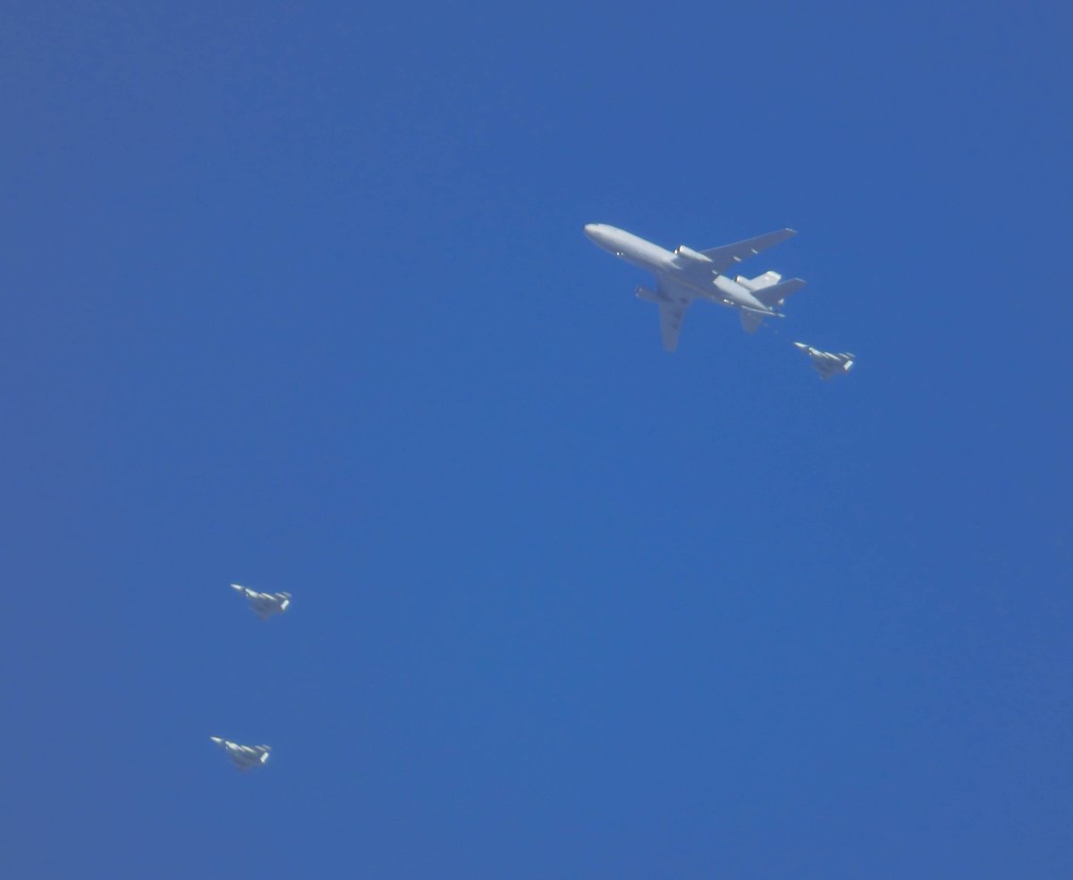 Andy007_SR_A's tweet photo. #USAF πΊπΈ
79-1951 / #AE020F / #BLUE91
KC-10 Extender
Dragging #RETRO41 flt x3 #GAF π©πͺ EF-2000
En-route Nellis AFB > #ExRedFlag 20-2
Photographed @ FL270 passing North East UK https://t.co/suazSt2gQK