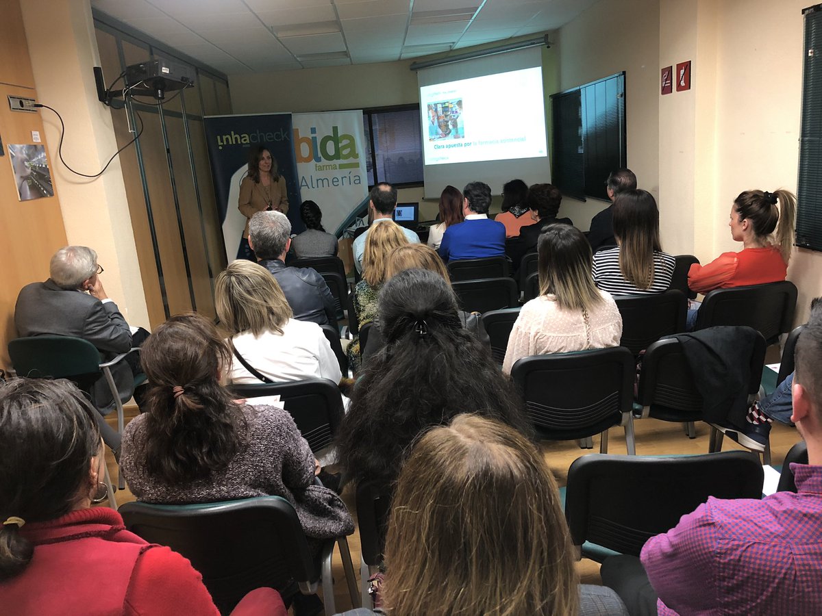 VirFarmaOptica's tweet photo. Presentación del nuevo servicio inhacheck a nuestros socios almerienses de la mano de @concharamos10 #sociosbidafarma #amazingbida https://t.co/KkIrQXCdQc