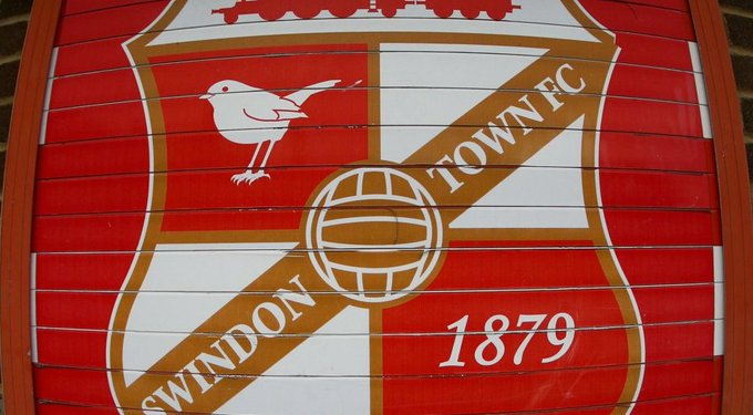 bet365's tweet photo. Three points clear with a game in hand. 

Swindon Town have now won more games than any other side in the Football League this season.

🔴 #STFC 🔴

🙌 https://t.co/Q2jpISlyHY