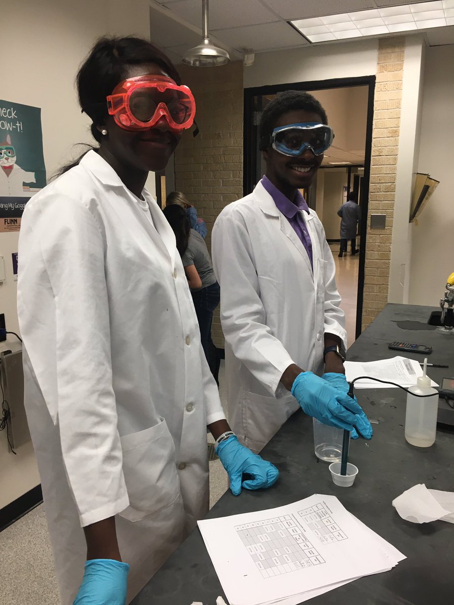 heidiconrad22's tweet photo. Lab 6: Buffers! These students prepared and tested 23 different aqueous solutions today! Now they will calculate the theoretical pH for each. Excellent practice! #TCU #TCUChem #genchemlab #moletable #ICEtable #pH #Buffers https://t.co/grs59hQVLq