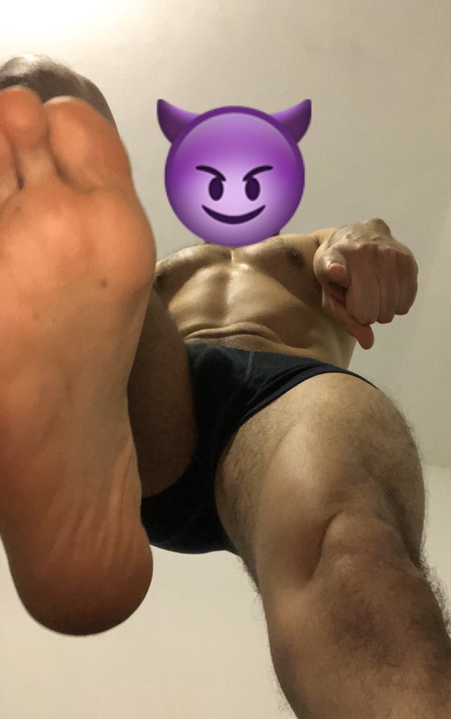 Toma tu lugar y sírveme/Take your place and serve me. 😈 #alphamale #findom #paypig #footfetısh #cashpig #cashmaster #cashdom #cashsub #tribute  #alphamaster #cashslave #paypigs #cashslave #finsub #cashrape #walletrape #financialdomination #humanatm #findommx #findommexico