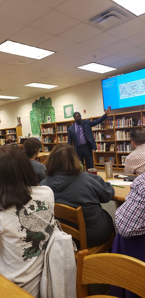 EdLeaderSIB's tweet photo. Equity at the center @StoneHillMiddle! What a great way to start Equity In Education Month! Thank @SolomonTWright1 @drdinicolaparle @OrmeLindsay for sharing such important work! You all did a fabulous job today! @LottieSpurlock @kanneclark @EdChiLCPS #TogetherWork #EdEquityVA https://t.co/QYntmnR1RD