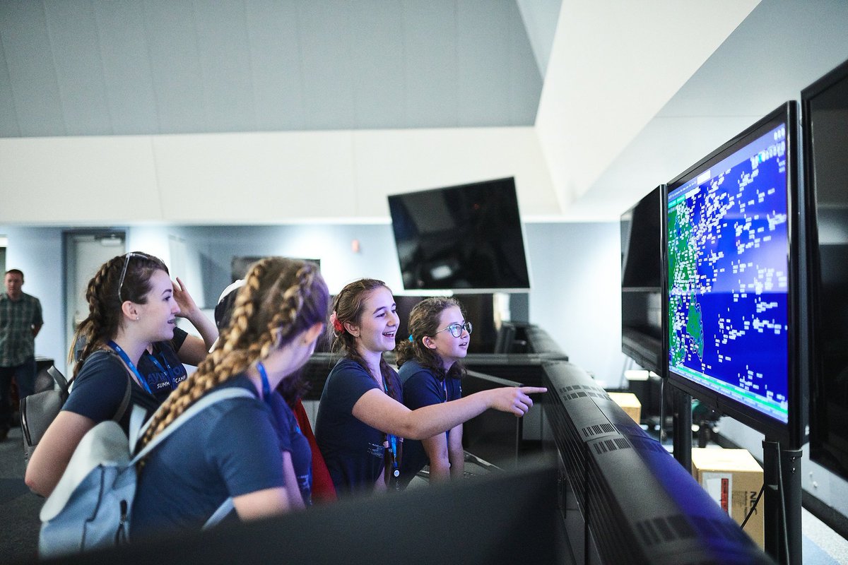 NAV CANADA tweet media