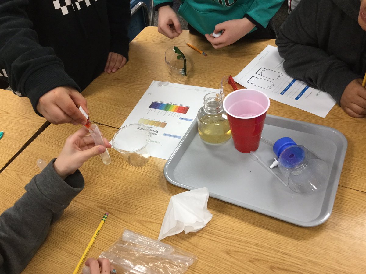 121Library's tweet photo. Had a blast this morning purifying water and balancing pH at Bridgeport Elementary (@BPT_Bulldog) with @LamResearch staff. TY @WeAreIn4All for bringing more STEM opportunities to @TigardTualSD! Ss designed their own water filter and made improvements! #STEMDesign #H2OEngineering https://t.co/klyZDGXnPx