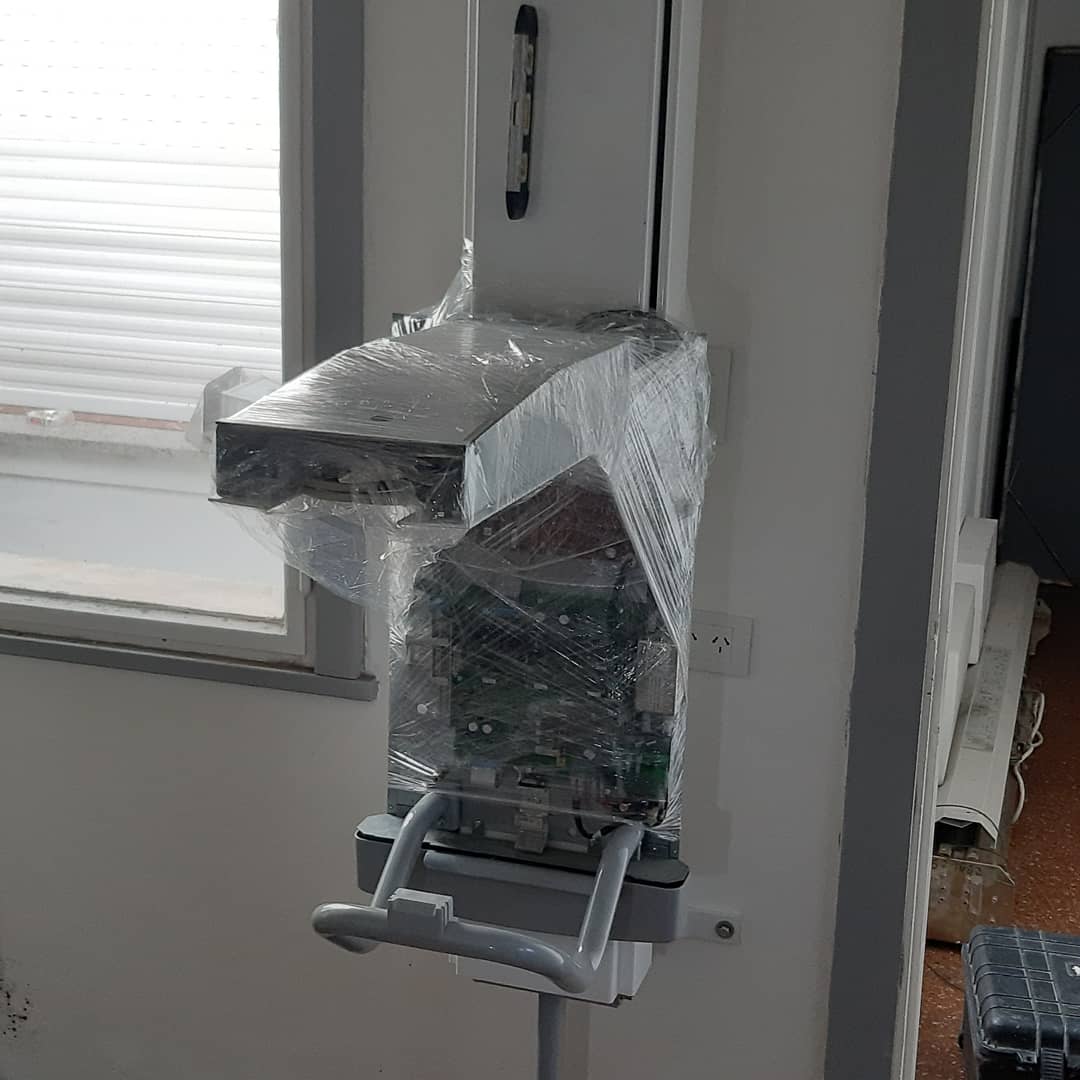 ArgentinaImage's tweet photo. Instalación de equipo Soredex Cranex 2D en nuestro laboratorio para reparación.
#oralhealth #minimallyinvasive #conebeam #cbct #maxillofacial #imaging #dentalnews  #medicalequipment  #bestdentists #createthefuture #diagnosticimages #medfieldsmiles #worlddental #kavokerr #soredex https://t.co/vut17yVcVg