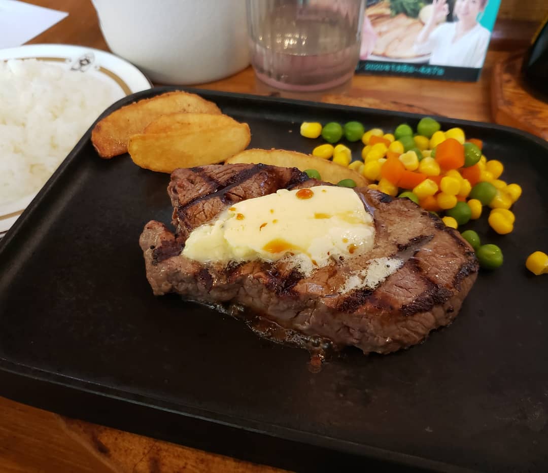 けんぢボンバースプラッシュタイムフィーバー ステーキハウス カナデアンロッキー松本店 長野県松本市 ロッキーステーキ 1095円 サービスランチ ミニサラダ ライス 食後のコーヒーorアイス付 どうずらで500円 T Co Kqoigwpwlw ステーキ 肉