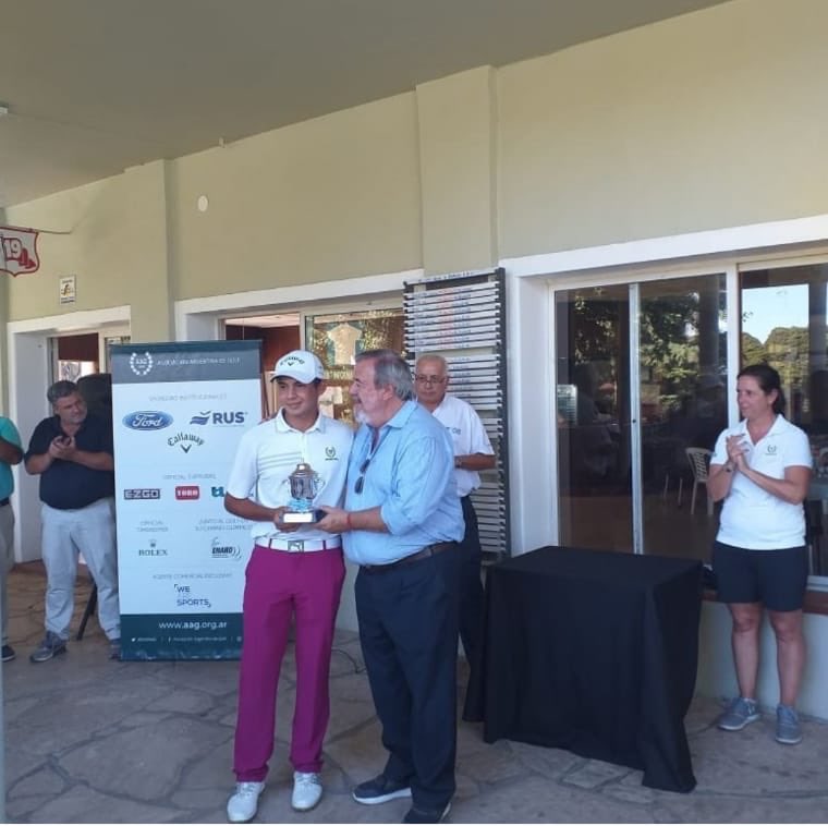 JuninGolfClub's tweet photo. María Cabanillas y Exequiel Rodríguez Barri fueron los ganadores de la primera fecha del ranking M18 de la @GolfAAG el pasado fin de semana en los links de nuestra cancha https://t.co/cALAqJaZIR