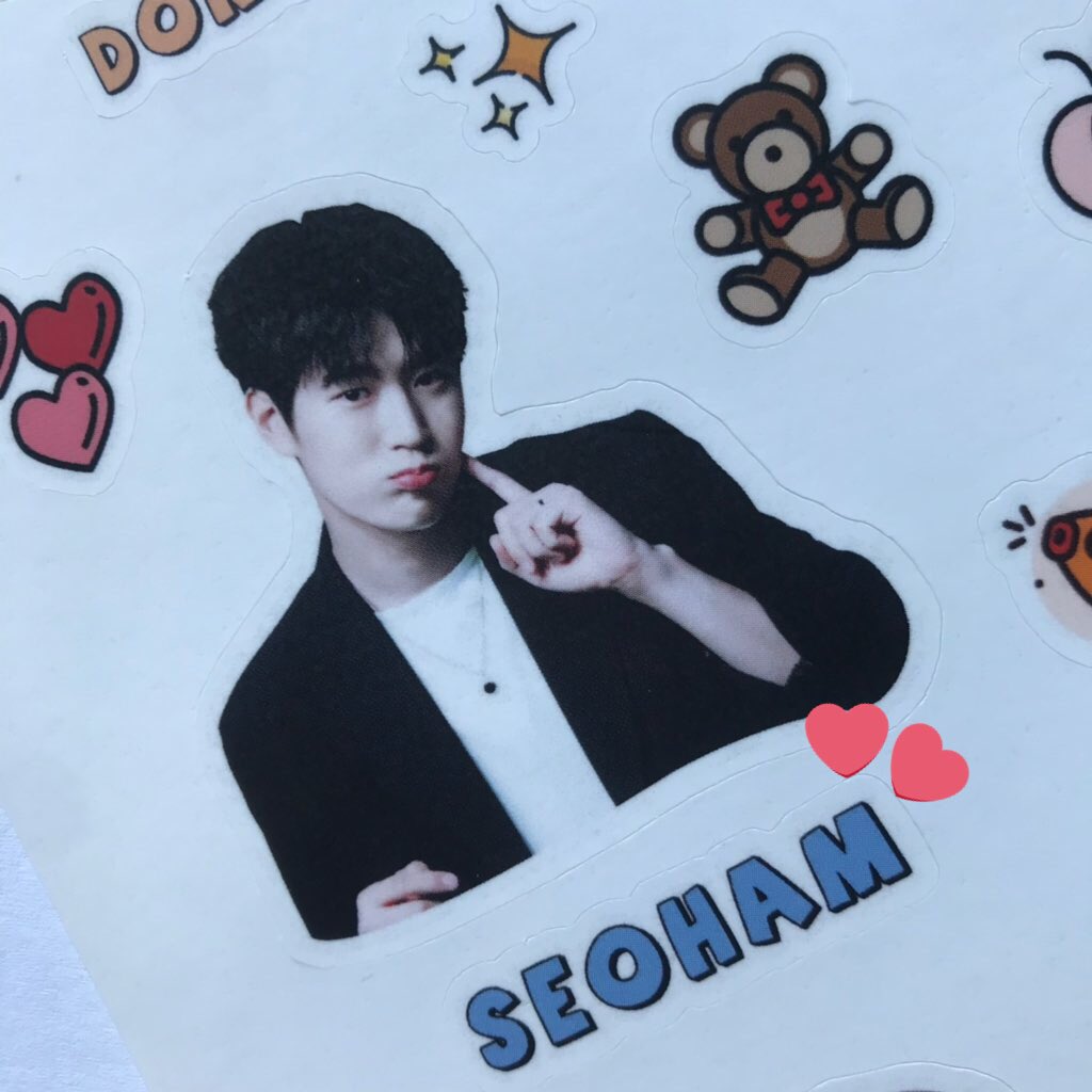inbetweenday_93's tweet photo. 늦었지만 어제 사진 올려용 점심시간이라 호다닥 보구 나왔지만 이쁘게 잘 보구왔습니당🧚🏻‍♀️🧚🏻‍♀️ 이뿐 컵두 잘 간직할게용!! 코로나로 정신없으셨을텐데 준비하시느라 고생많으셨어용🙇🏻‍♀️

#HAPPY_KNK_DAY #EVERY_LETTER_I_SENT_YOU
#크나큰짱짱 https://t.co/WP0ABHwMuh