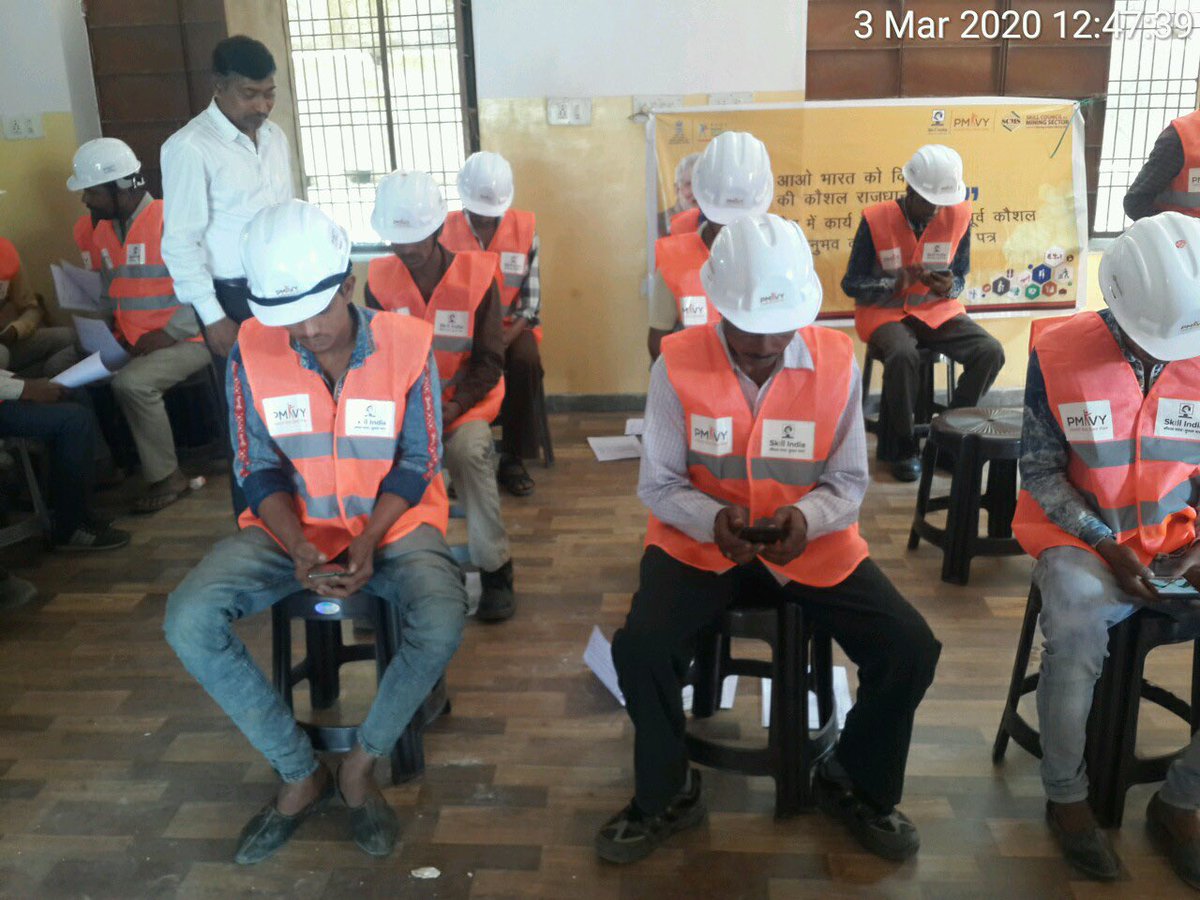 JKSB479's tweet photo. Assessments of Jack Hammer operator #RPL  at Chanavda Udaipur under @MiningSSC  , Training by JKSB ( Jan Kalyan Samiti Bikramganj) @DrMNPandeyMP @RajKSinghIndia @NSDCINDIA @MSDESkillIndia @Skill_Abhi_NSDC https://t.co/MB6peJ5v7c