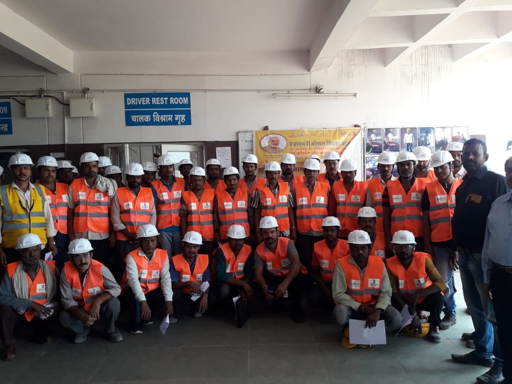 JKSB479's tweet photo. Assessments of Dumper operator at *ACC Mines* (DMC) Nandini Khundini Durg Under @MiningSSC , Training by JKSB ( Jan Kalyan Samiti Bikramganj) . @DrMNPandeyMP @RajKSinghIndia @NSDCINDIA @MSDESkillIndia @Skill_Abhi_NSDC https://t.co/RigWOn3Upp