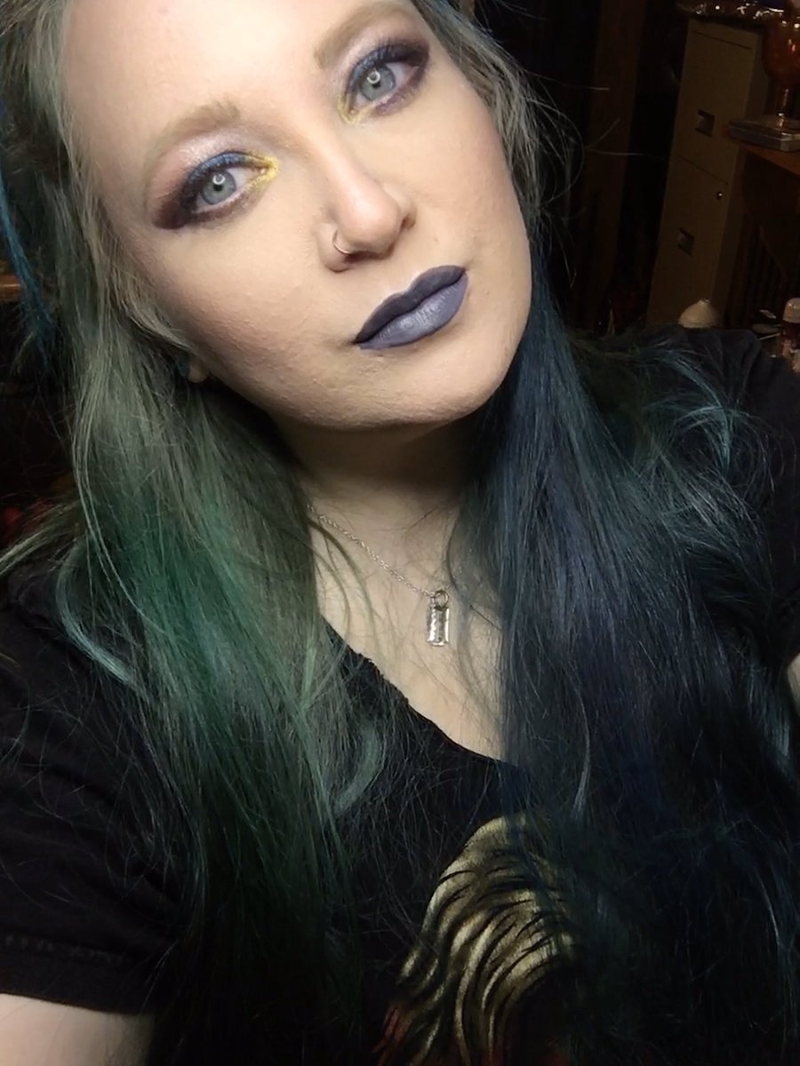 SporadicJills's tweet photo. “Weep for the dream in a grave. The one that made all lips go blue, blue, blue.” #makeupoftheday #patmcgrathlabs #kvdbeauty #tarte #colourpop #alllipsgoblue #him #makeupselfie https://t.co/whKlRVy3Cz