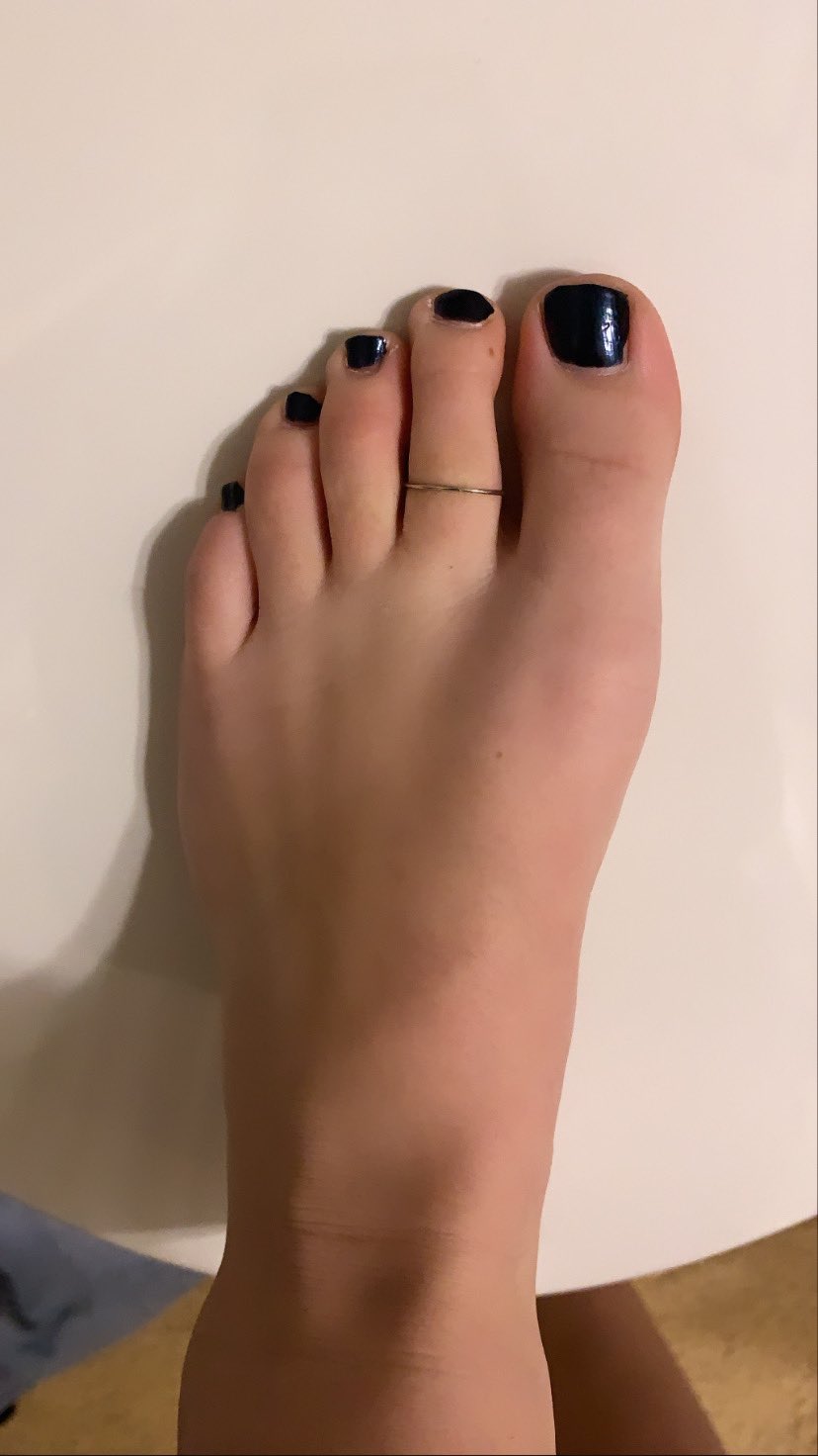 tiny feet queenðŸ‘£ðŸ¥° (& femdom) (@tinyfeetforyou1) / X