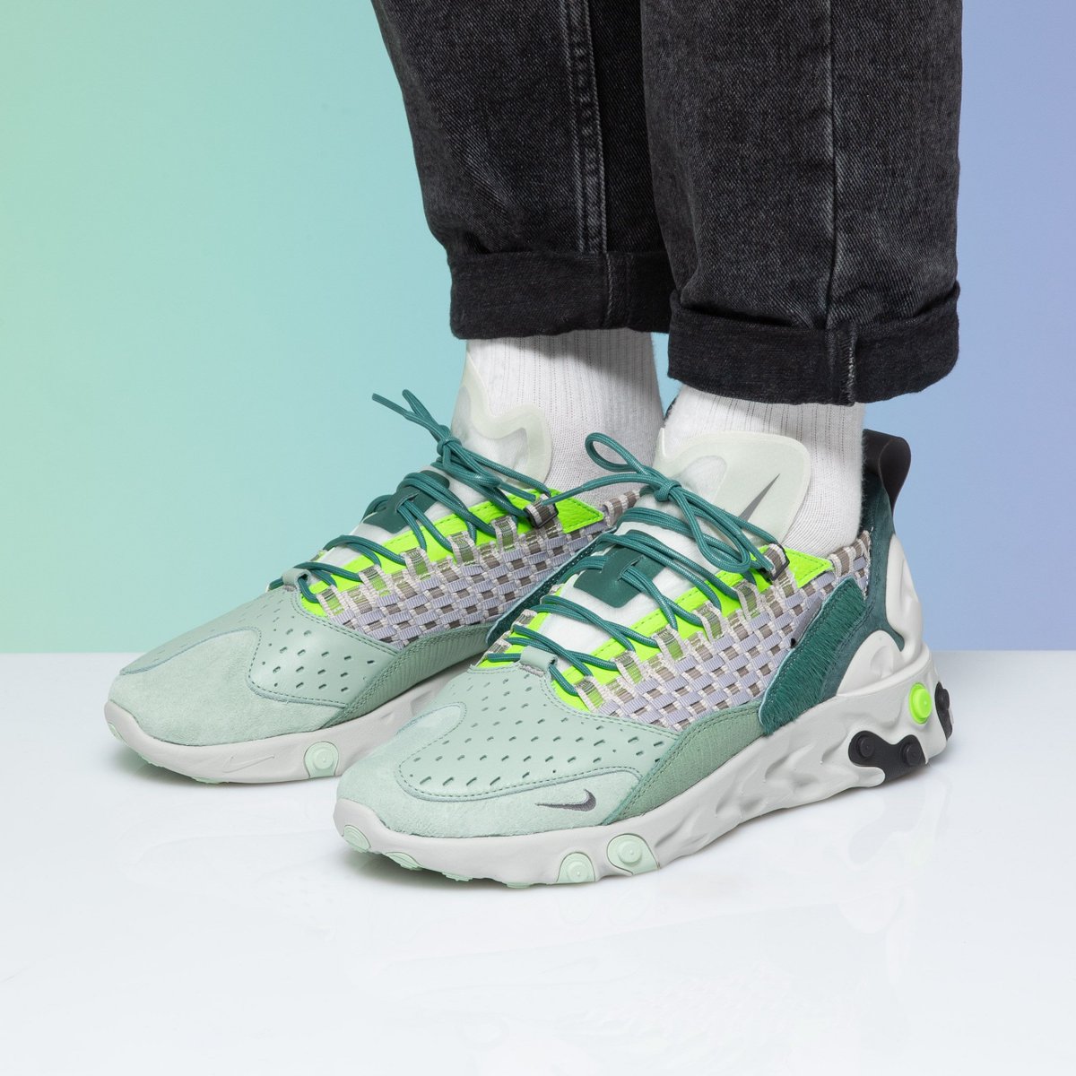 nike react sertu gunsmoke