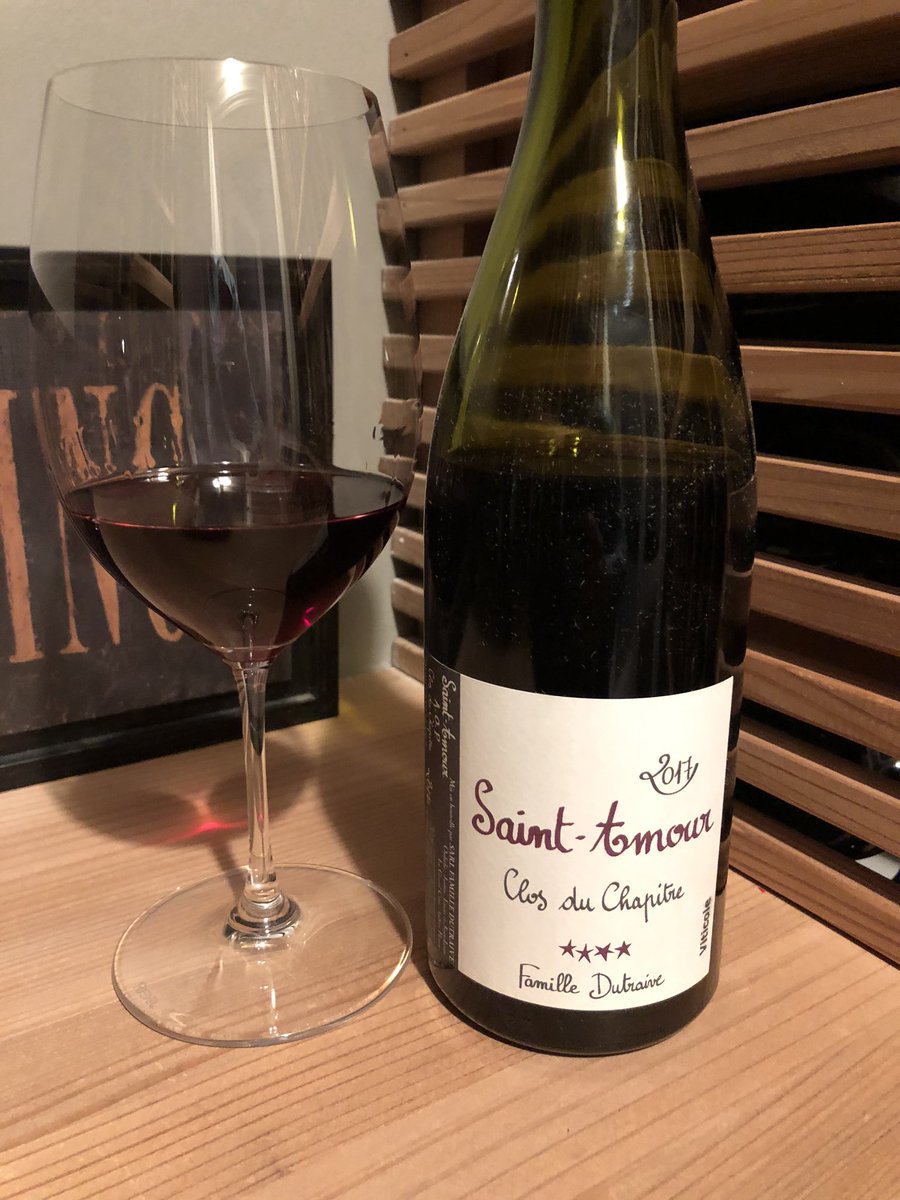 aboutdamnwine's tweet photo. Going down so easy! #Dutraive #Beaujolais #wine https://t.co/5t7hqr9aJ0