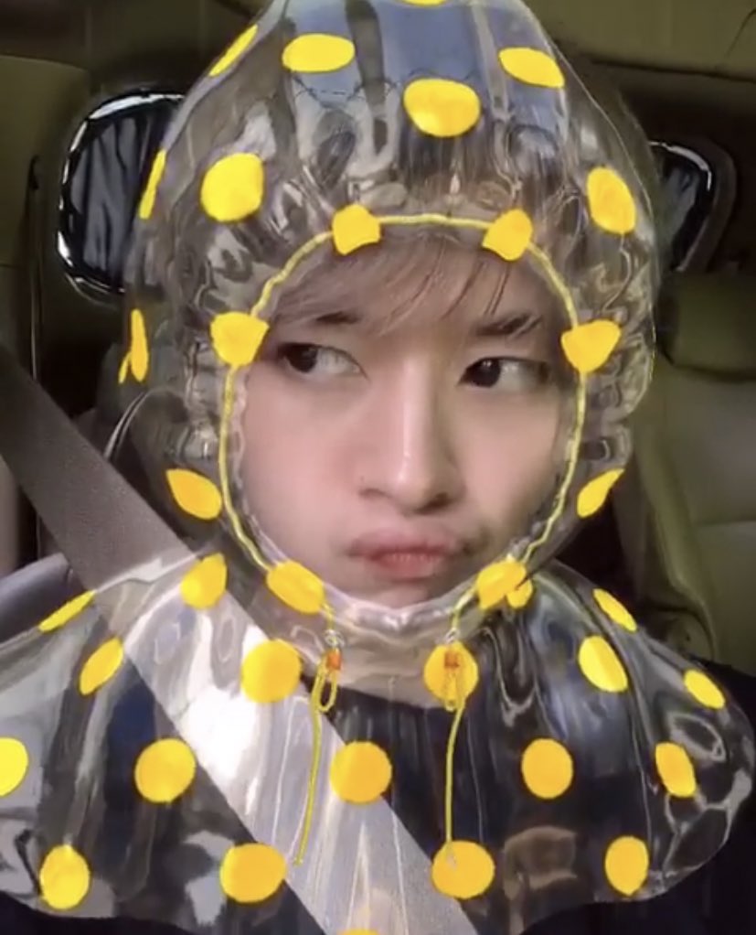 ˗ˏˋ ➸ my year with lino ˎˊ˗    ↳   #민호 ♡       ↳ day 63 ⋆ ⋆ ⋆  i would like to know why im getting heat flashes pls