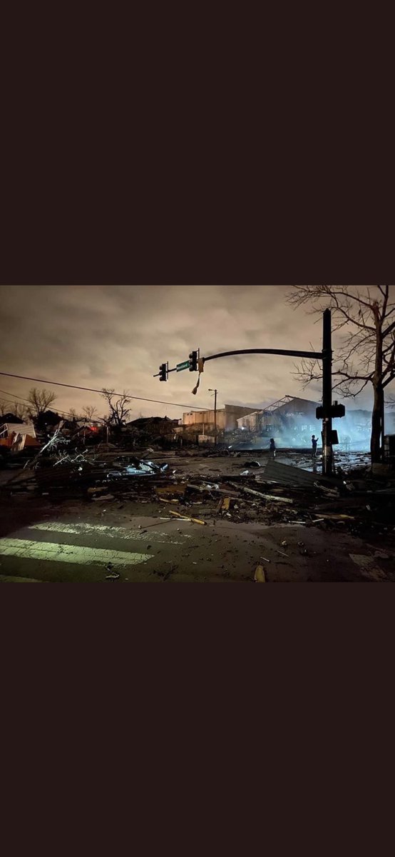 Chris_allen09's tweet photo. #nashvillestrong we’re here Nashville 615-822-9327 24/7 restoration please share and if anyone has any blankets,basic toiletries, clothing we will assist in distribution please call!!! -ask for chris please share #nashville #nashvilletornado2020 https://t.co/ED4PXl9QE2