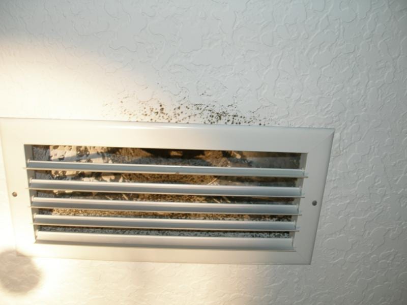 #WednesdayWisdom Air ducts are one of the most common places for mold to hide away. h2oproservice.com/how-does-mold-…