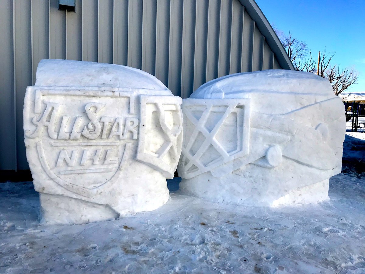 Despite last minute cancellations, the community of Beechy pulled together for an amazing NHL alumni game, raising funds for major upgrades to the town's arena!
 
Thx to the players who stepped up &amp; to committee members &amp; volunteers for your dedication.
 
Way to go <a href="/beechyevents/">beechyevents</a>!