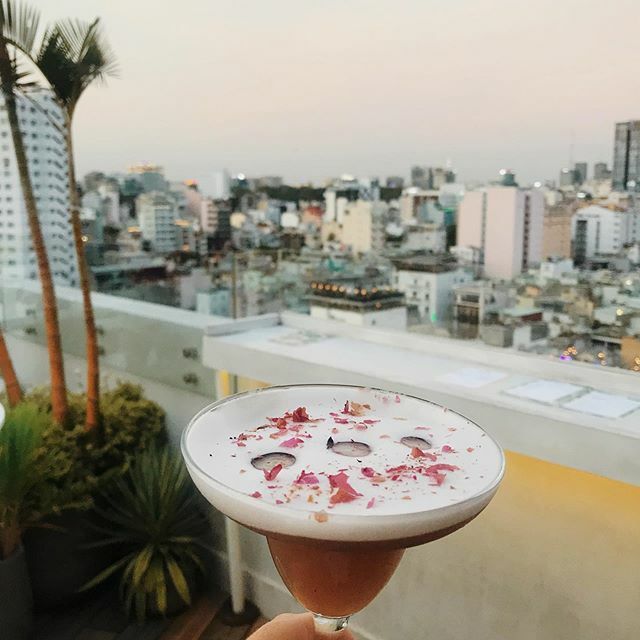 Love this chilled little rooftop in amongst the madness of Backpacker Street, Ho Chi Minh 
#bananamama #hochiminh #hcmc #saigon #hochiminhcity #saigonrooftop #saigonexpats #rooftopbar #theprettycities ift.tt/3cuf4jW