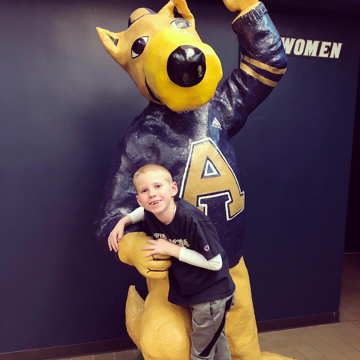 bambiberger's tweet photo. Go Zips!  A great win for his first college game!!! #Zips https://t.co/IYm3EndPXJ
