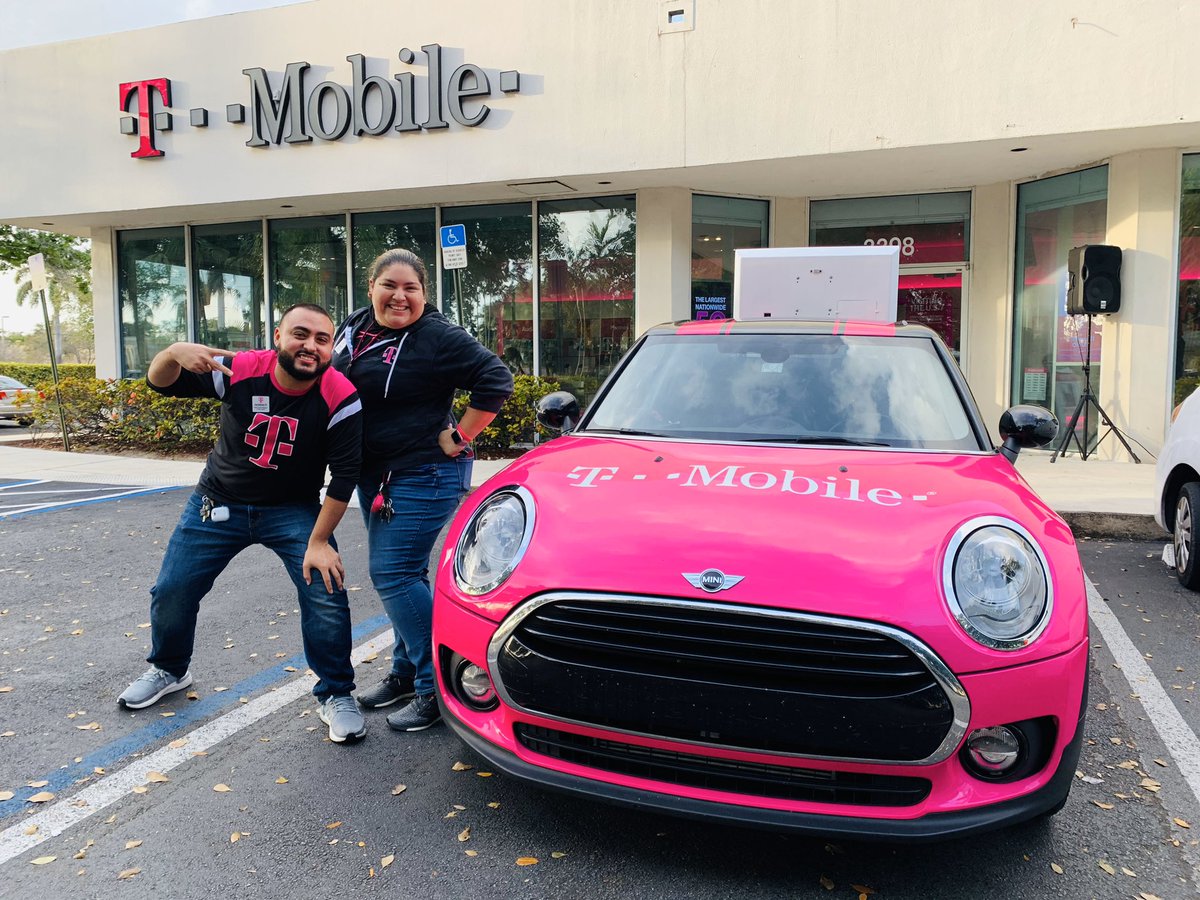 Grateful to have worked with such an amazing hardworking passionate strong woman like you <a href="/s_arauj0/">Stephanie A</a> 💕 Thank you for being you, Oakland will miss you dearly 🌳 #risingtide #TMobileTuesdays #lg #bemagenta #WomenHistoryMonth