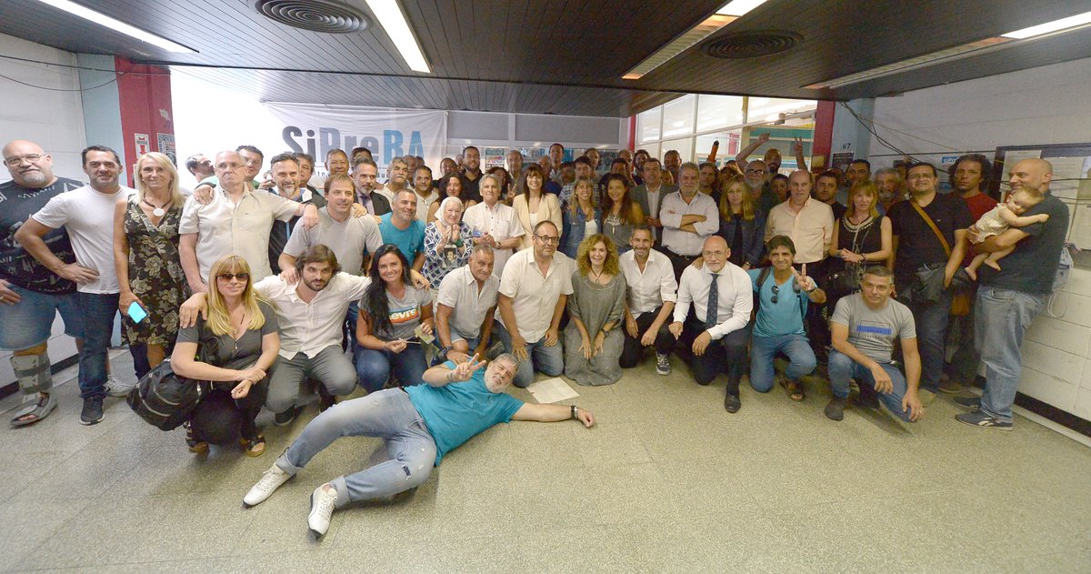 Canal7SiPreBA's tweet photo. 2000 - 3 de marzo - 2020

20 años de la toma del noticiero de Canal 7
20 años de lucha por la Televisión Pública

Junto a todxs nuestrxs compañerxs y con la presencia de Norita, Lorenzo Pepe, Carlos Negri y Rosario Lufrano, hoy celebramos nuestra historia y el presente de lucha. https://t.co/YPjcaWhU2t
