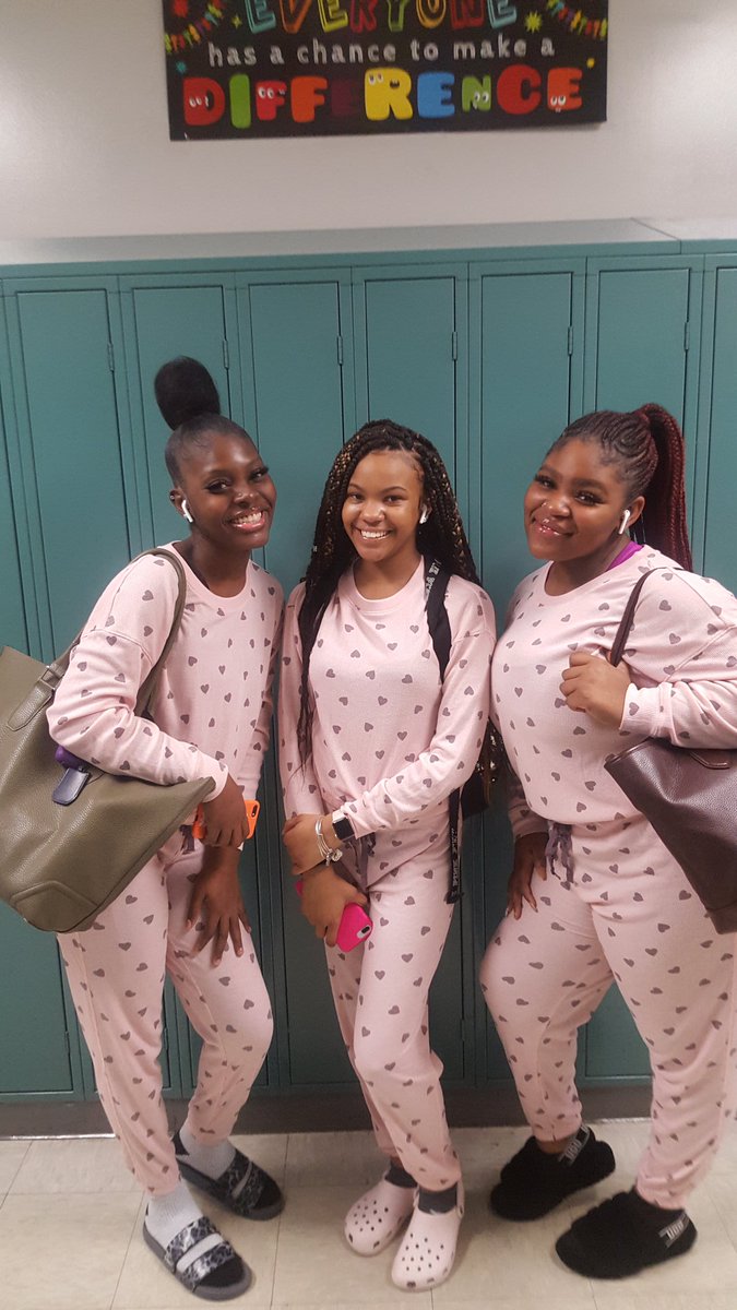 math4mere's tweet photo. WLHS spirit week started with Pajama Day! #wlhsohana @hcpss_wlhs https://t.co/r07zr8pReu
