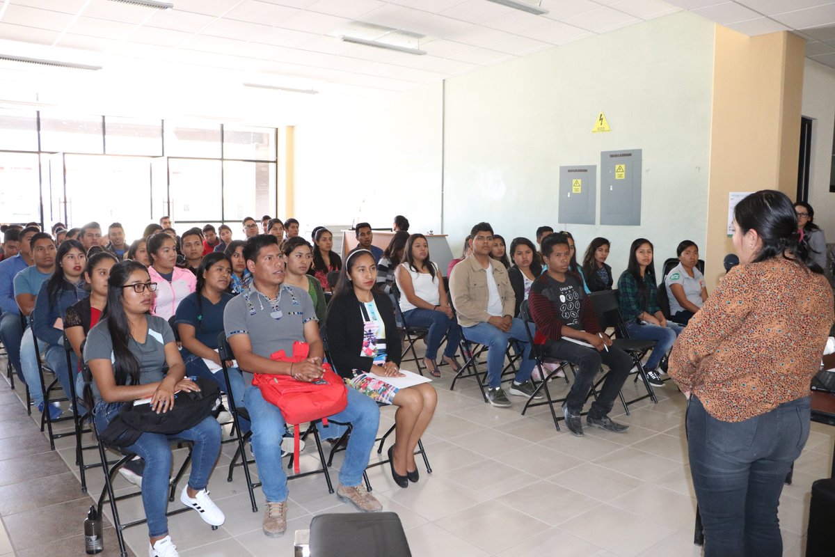 utsierrasuroax's tweet photo. Charla "Experiencia en el Emprendimiento", impartido por la Ing. Nubia Juliana Cruz Sánchez de la empresa IVARELY, como parte del programa de impulso a la cultura emprendedora “Activa tu espíritu emprendedor” en la @utsierrasuroax 
@FranciscoUtsso @CGEMSSCT_GobOax @Sedapa_GobOax https://t.co/5k575Qled7