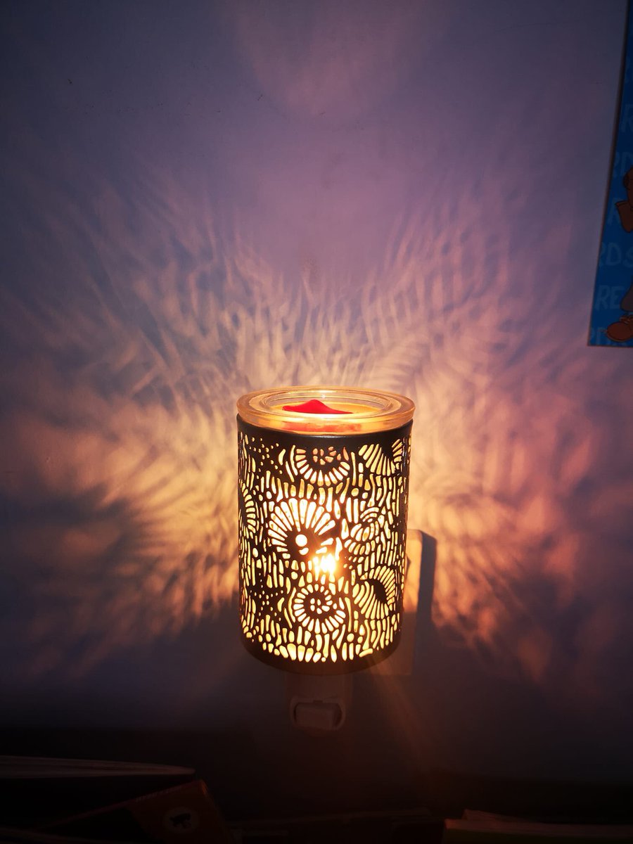scents_by_mandy's tweet photo. How stunning is this? A customers Sea Shore Mini.loving this❤️#seashore #miniwarmer #customerappreciation @stallfinder @smallbizsatuk @scentsyuk #mrshinchhome #stylish @UKHashtags @smallbizshoutUK @RReviews_blog @UKGiftHour #WomeninBusiness #bosslady https://t.co/ZBMwSynCpz https://t.co/Xpa92Rza3L