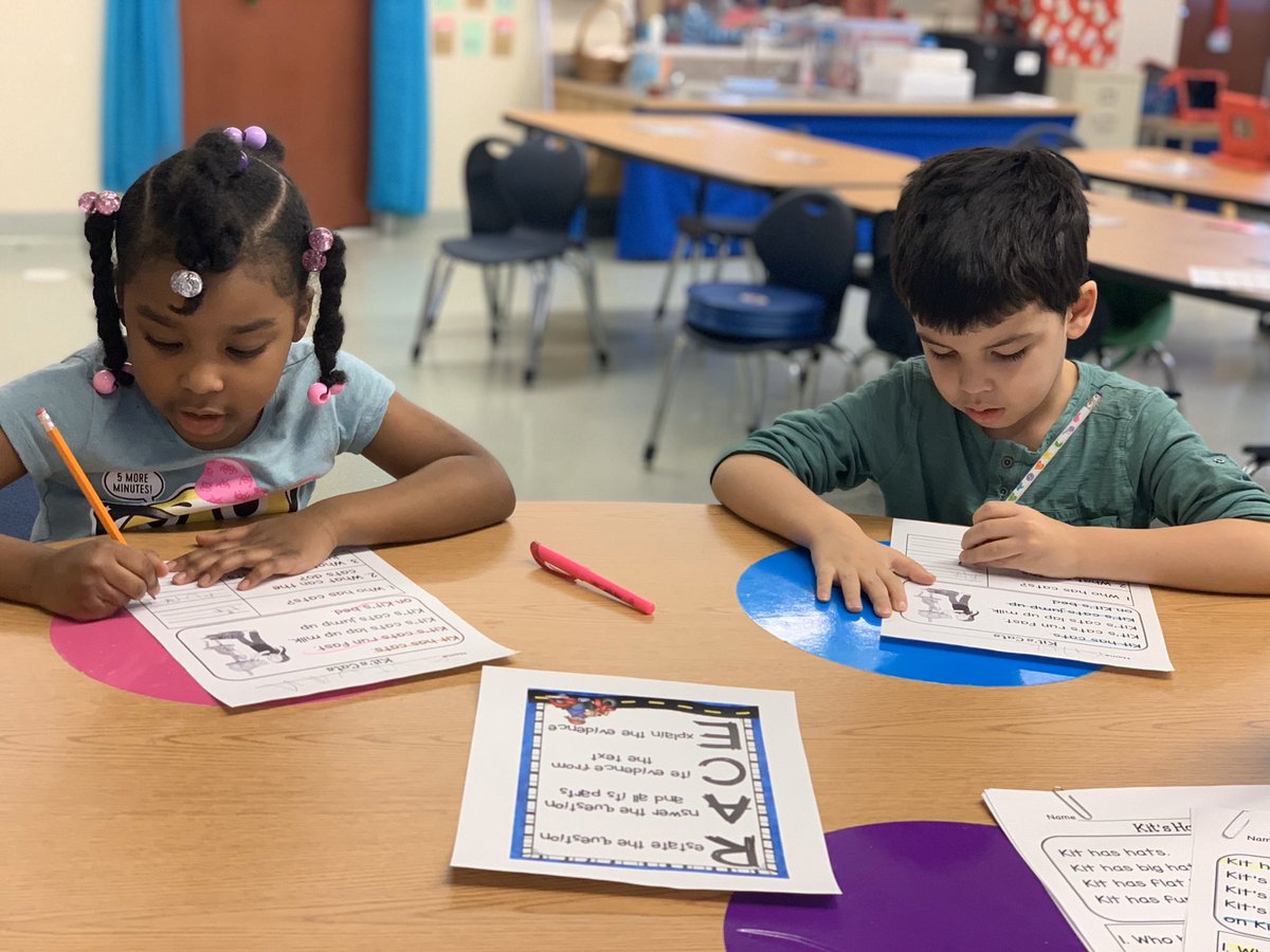 tricialynn811's tweet photo. Tackling R.A.C.E. during Readers Workshop in kindergarten...not for the weak!💪🏻🤘🏻🤙🏻😁@LeaderGonz @RCSDAMDA @RCSDNYS @TDade #laserlikefocus #RocOneFamily #ASDConnect https://t.co/Jw2Teq8sOU