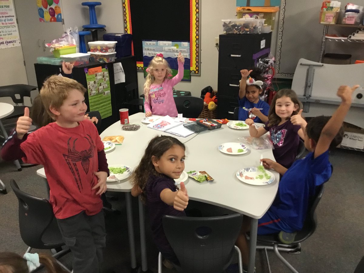 mimi_fleischman's tweet photo. Kinder celebrates Read Across America &amp; Dr. Seuss's birthday with green eggs and ham. It was also crazy hair day. :) #misdproud #mpempower https://t.co/qPMZijgKNM