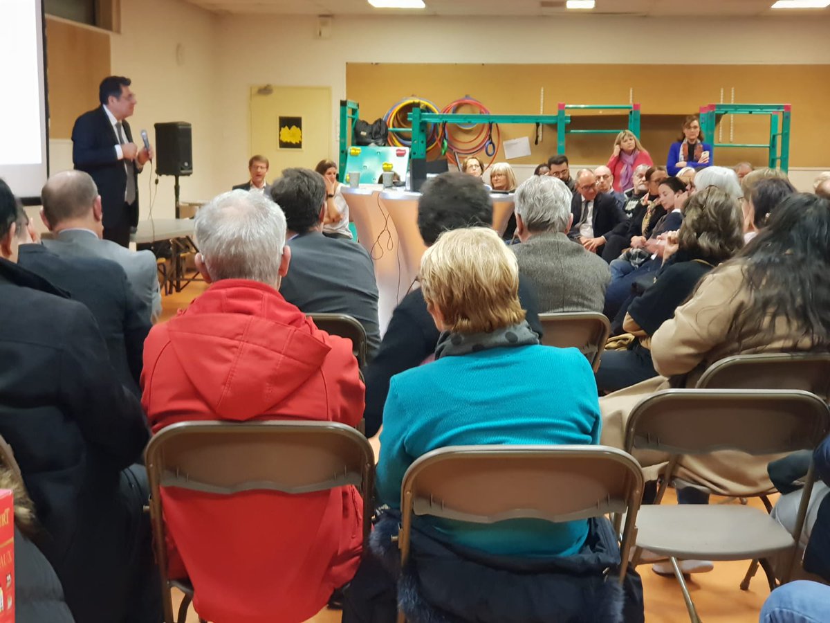 BryEnMarche's tweet photo. Quelle belle soirée sur les coteaux de #brysurmarne!
✔️Il y avait foule
✔️des invités de marque
✔️des Bryards intéressés et intéressants 
✔️un candidat passionné et passionnant
➡️ présentation, débats, échanges francs et sincères 

🔴la politique selon Vivons Bry 🔴

MERCI https://t.co/41OUw1iUF6