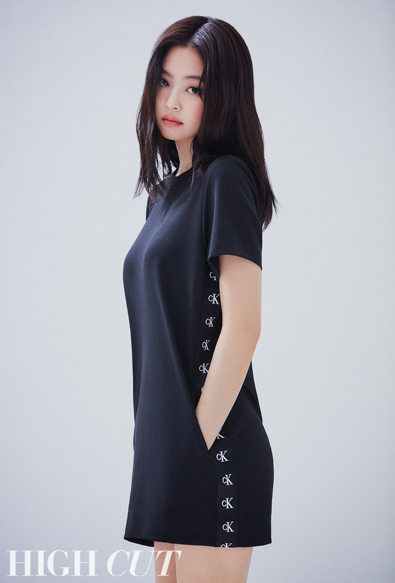 highcutstar's tweet photo. #HIGHCUT VOL.259 #JENNIE
청순과 매혹을 넘나드는 #제니, 그가 하이컷 3월호의 커버를 장식했습니다. 어디에도 구속받지 않는 제니의 자유로운 순간들을 3월 5일 발행하는 하이컷에서 만나보세요.

#하이컷 #HIGHCUTSTAR #블랙핑크 #BLACKPINK  #캘빈클라인진 #calvinkleinjeans @ygofficialblink https://t.co/92xqnmt9ge