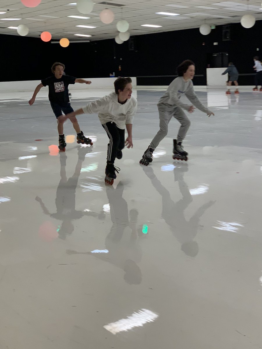 ErinIsley1's tweet photo. 8 Grey had the best time at Skate City today! So proud of this group’s fun spirit and how connected they all are! #RanchViewProud #RollOn #DressLikeAStudentDay @ErinKyllo @shelleyahyland @RVMSUnified @RanchViewMS https://t.co/zZ6ym6RVi3