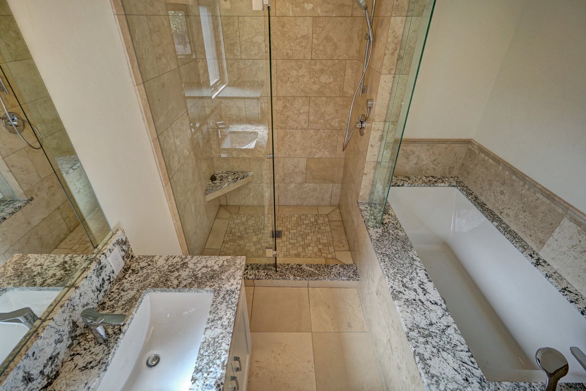 CBSantaFe's tweet photo. ⬇️Price Reduced!⬇️

305 Calle Oso
3 BR | 1.75 BA | 2,247 SF
‼️ORIGINAL: $890,000‼️
🤯REDUCED: $875,000🤯
Listed By: @joshdom7 | 505.699.7472

This remodeled home has high-end fnishes like all new LG appliances and new diamond plaster on existing fireplace.
https://t.co/QPSmruar12 https://t.co/a8RCNBnrf6