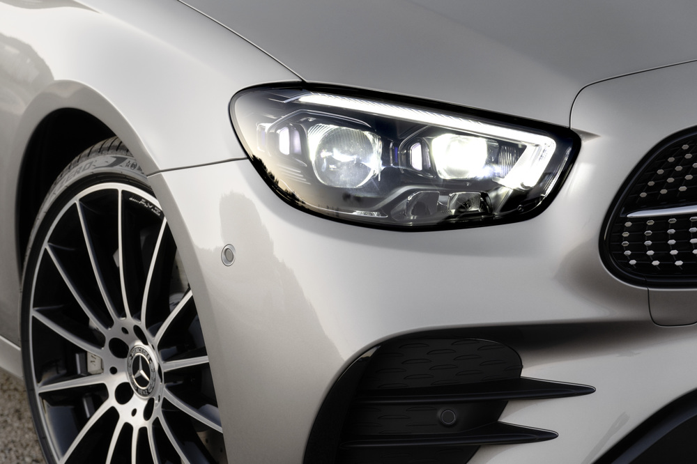 Make heads turn with the new 2021 E 450 4MATIC Sedan. With standard features such as Intelligent Drive, PRE-SAFE Sound, and a powerful 3.0L Inline-6 turbocharged engine with EQ Boost, you’ll be the center of attention wherever you go.  #E450 #EClass #4MATIC