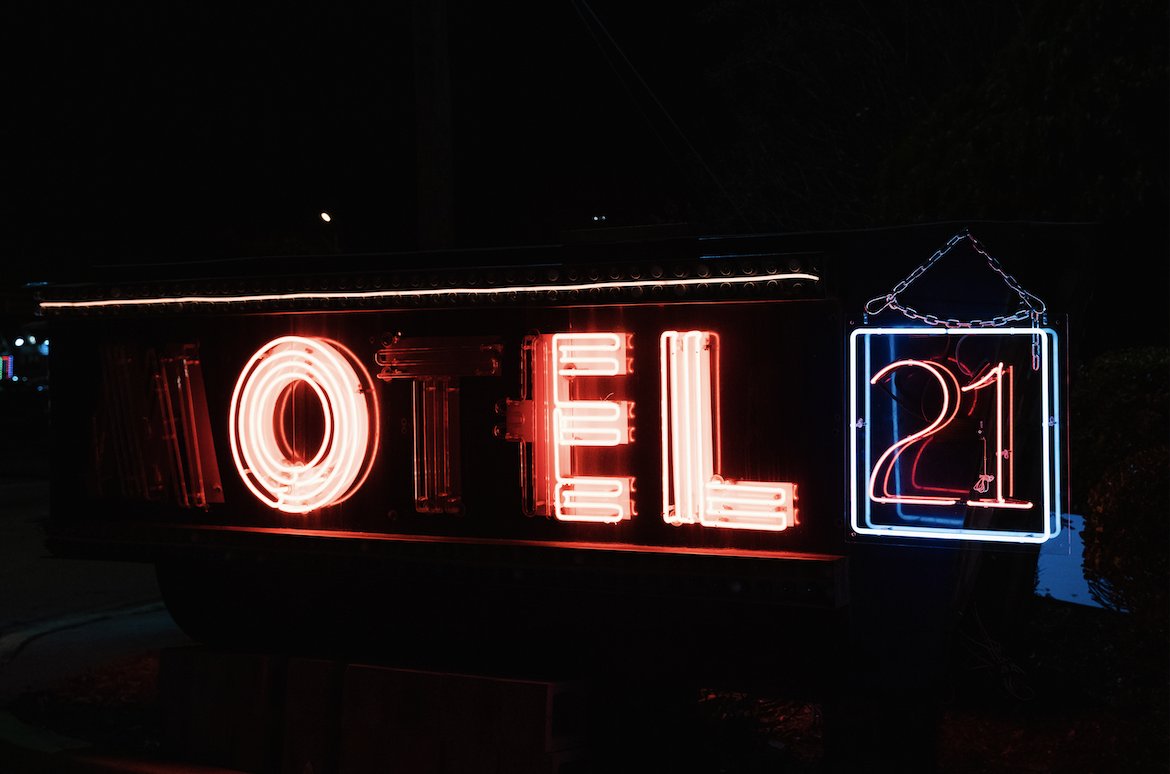 MOTEL21.
@majimaage and <a href="/Chryverde/">Chryverde</a> were in #Atlanta for the release of 21 Savage’s new album. 
For the occasion, a #motel in Glenwood Road was turned into a super respectable interactive pop-up.

📷 Massimiliano Vitale (@majimaage)

#usa
#ElectionDay 
#america
#pollstarlive2020