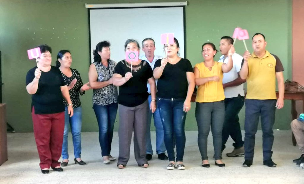 WillanMalla's tweet photo. HOY|#Calvas Distrito11D06, hace el cierre del taller de "Adaptaciones Curriculares" para trabajar con estudiantes de NEE, #Felicitaciones a UDAI, y los 48 docentes de los circuitos C02 /C03 Calvas que participaron.
#EducaciónParaTodos @monserratcream1 @magdasalazarg @GoberLoja https://t.co/LaxYDoMBfL