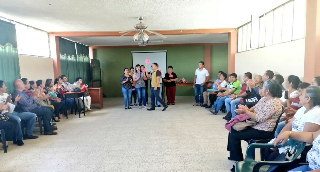 WillanMalla's tweet photo. HOY|#Calvas Distrito11D06, hace el cierre del taller de "Adaptaciones Curriculares" para trabajar con estudiantes de NEE, #Felicitaciones a UDAI, y los 48 docentes de los circuitos C02 /C03 Calvas que participaron.
#EducaciónParaTodos @monserratcream1 @magdasalazarg @GoberLoja https://t.co/LaxYDoMBfL
