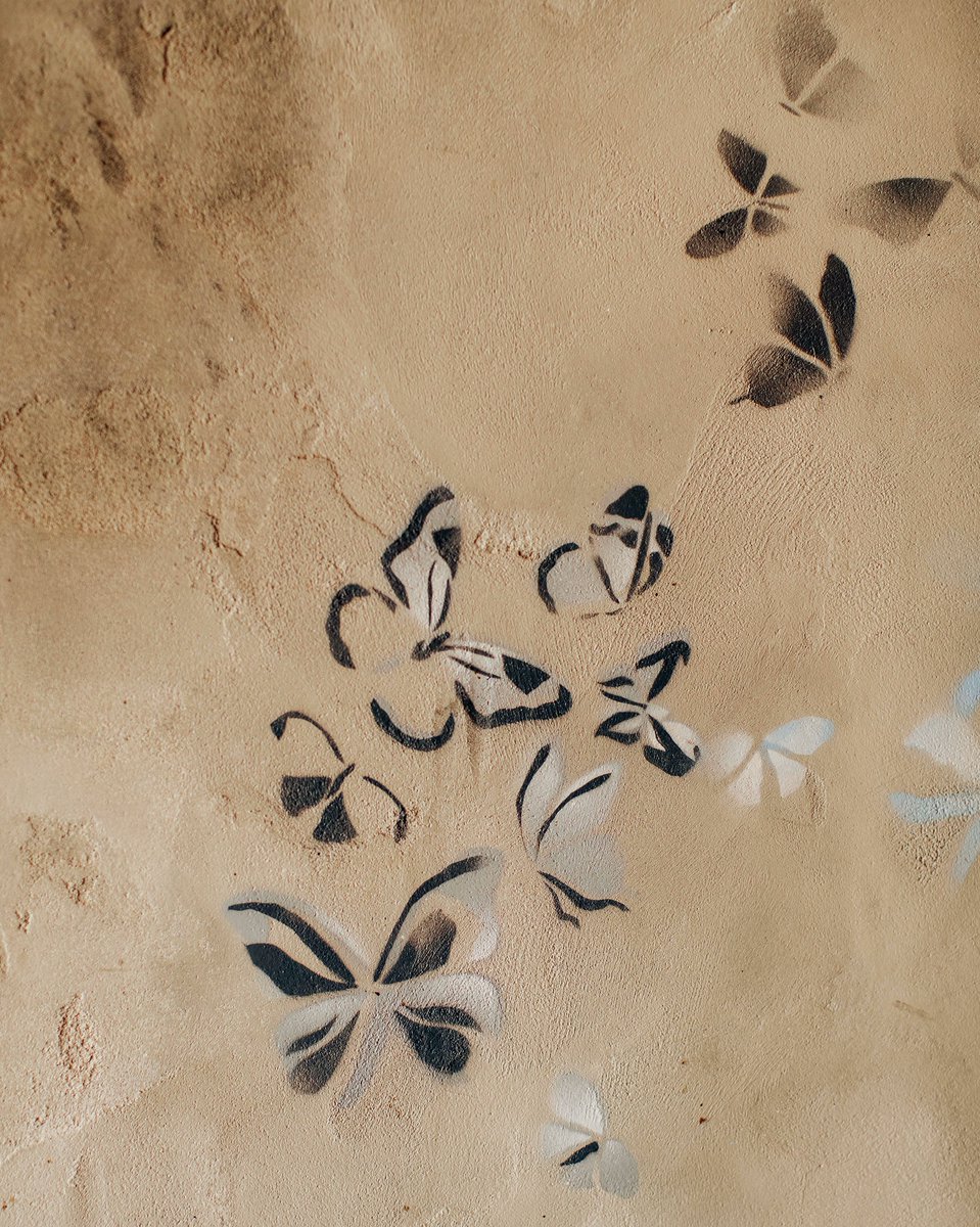 Friends at Little Sister 🦋 
.
.
.
.
#littlesisterMB #manhattanbeach #southbay #eaterLA #foodies #eatmunchies #LAist #YelpLA #eeeeeats #latimesfood #munchies #eatguide #noleftovers
🎨: @dadzz126