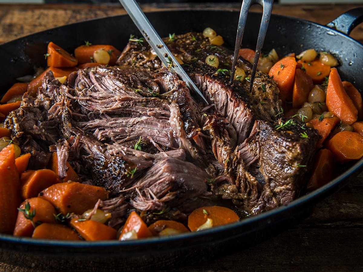 TraegerGrills's tweet photo. Smoked Pot Roast. We’re taking an all-time household classic and injecting it with wood-fired flavor with Traeger’s Smoked Pot Roast recipe. 
Get the recipe here: https://t.co/7i9bPgZ0ft https://t.co/K2UuBL25Zu