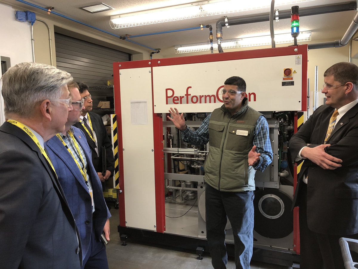 WSU_Cougar_Pres's tweet photo. We had a fantastic tour at the Oregon Manufacturing Innovation Center (OMIC) in Scappoose, OR today discussing possible partnership  opportunities with @WSUVancouver Engineering! #GoVanCougs https://t.co/sMhFoim7x5