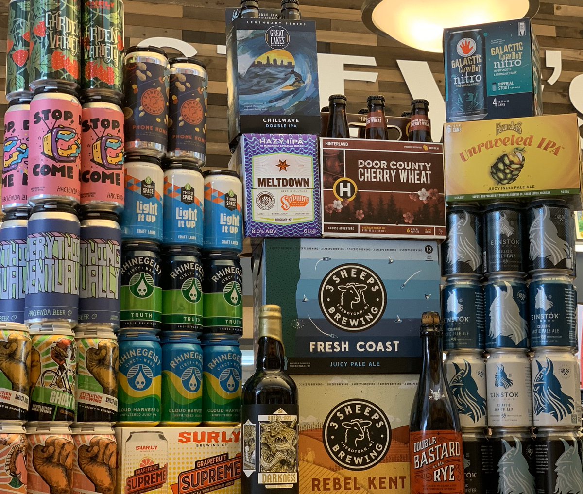 StevesUniv's tweet photo. Come on down!!!! @revbrewchicago @stonebrewing @surlybrewing @rhinegeist @3sheepsbrewing @haciendabeerco @sixpoint @doorcountybrewingco @einstok @lefthandbrewing #newbeer #shopsteves #tuesdaymotivation https://t.co/0ZJnPgyHch