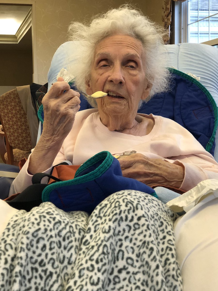 julianavicki's tweet photo. Fancy Nancy was in a funny mood today😂 #dementia #puddingislife https://t.co/jiym5gsIon