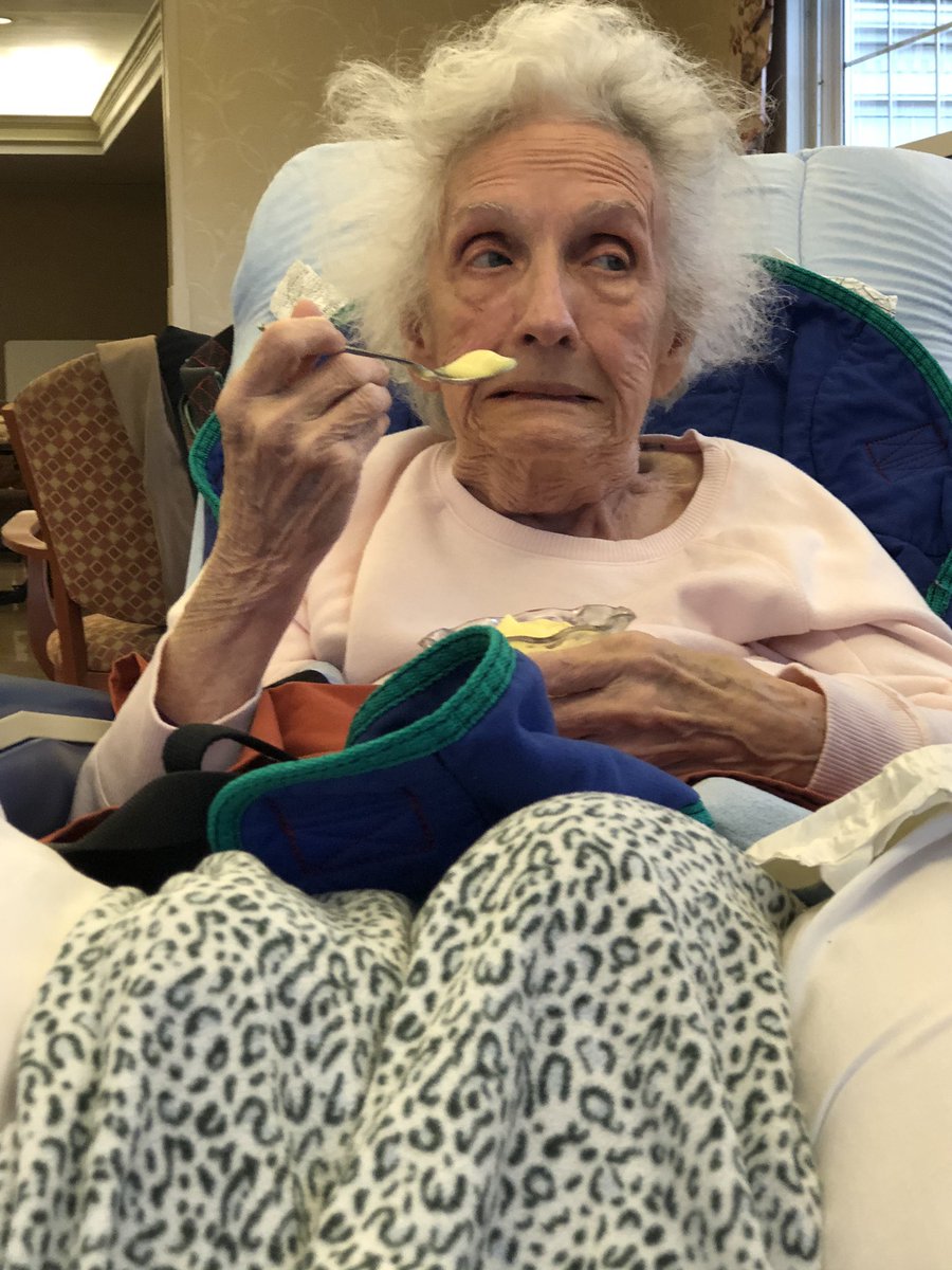 julianavicki's tweet photo. Fancy Nancy was in a funny mood today😂 #dementia #puddingislife https://t.co/jiym5gsIon